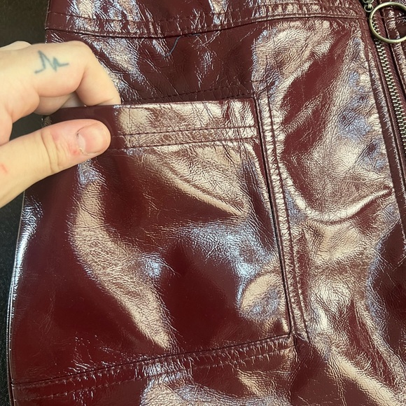 Beautiful maroon FAKE leather mini skirt - Picture 5 of 7